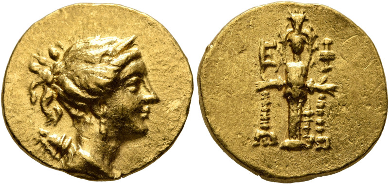 IONIA. Ephesos. Circa 122/1-121/0. Stater (Gold, 19 mm, 8.45 g, 12 h). Draped bu...