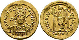 Leo I, 457-474. Solidus (Gold, 20 mm, 4.47 g, 6 h), Constantinopolis, circa 462 or 466. D N LEO PE-RPET AVG Helmeted, pearl-diademed and cuirassed bus...