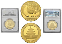 CHINA, ZHŌNGHUÁ RÉNMÍN GÒNGHÉGUÓ (PEOPLE, 1949-pres. 500 Yuan (1 oz) 2011 (Gold, 32 mm, 30.00 g, 12 h), Panda. 中华人民共和国 (People's Republic of China) an...