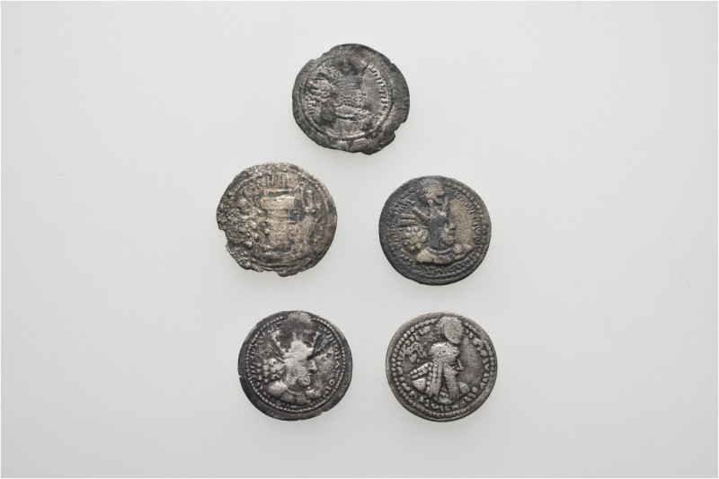 A lot containing 5 silver coins. All: Sasanian Kings. Obols. Fine to very fine, ...