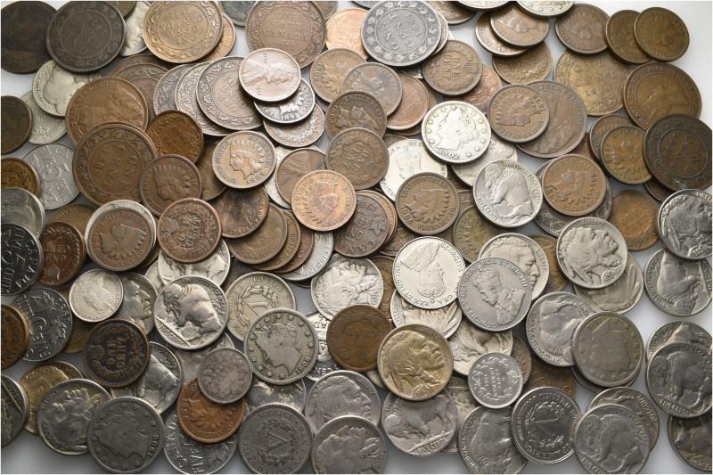 A lot containing 160 silver, bronze and copper nickel coins. All: North America....