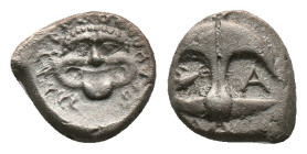 THRACE. Apollonia Pontika. Drachm (Late 5th-4th centuries BC). AR Silver Obv: Facing gorgoneion. Rev: Upright anchor; crayfish to left, A to right. Co...
