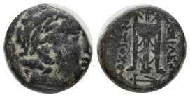 SELEUKID KINGDOM. Antiochos II Theos (261-246 BC). Sardes
AE Bronze (16.4mm 4.89g)
Obv: Laureate head of Apollo right.
Rev: BAΣΙΛΕΩΣ / ANTIOXOY. Tr...