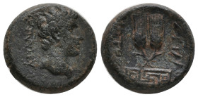 PHRYGIA. Apameia. Augustus (27 BC-AD 14). AE. Bronze Obv : AΠAMEΩN. Bare head right. Rev : ATTAΛOΣ ΔΙΟΤΡΕΦΟΥ. Two grain ears set upon maeander pattern...