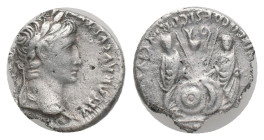 AUGUSTUS. Lugdunum. Denarius.(27 BC-14). AR
Obv: CAESAR AVGVSTVS DIVI F PATER PATRIAE.
Laureate head right.
Rev : C L CAESARES AVGVSTI F COS DESIG ...