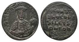 CONSTANTINE VII. Constantinople. Follis. (913-959 AD). AE
Obv : CONST bASIL ROM. Crowned bust of Constantine facing, with short beard and wearing ver...