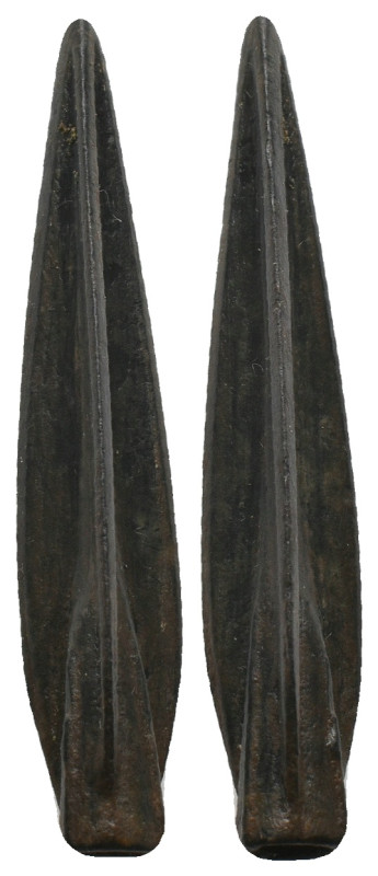ANTIQUES
Bronze Arrowhead
a7.66 GR 55.95 MM