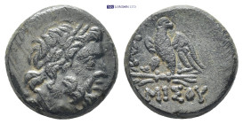 Pontos. Amisos. AE (18mm, 8.9 g). 105-90 o 90-85 a.C. Time of Mithradates VI Eupator. Anv.: Laureate head of Zeus right. Rev.: AMIΣΟΥ below eagle with...