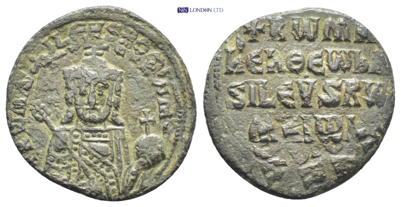 Romanus I, AE, Follis (26mm, 5.4 g) Constantinople. 913-959 AD. Obv: [+ RωM]AҺ Ь...