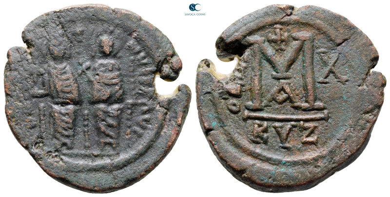 Justin II and Sophia AD 565-578. Cyzicus
Follis or 40 Nummi Æ

29 mm, 13,12 g...