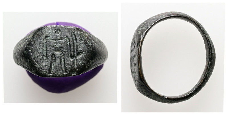 AE Greco-Roman finger-ring (AD 3rd-4th centuries)
Bronze finger-ring; oval bezel...