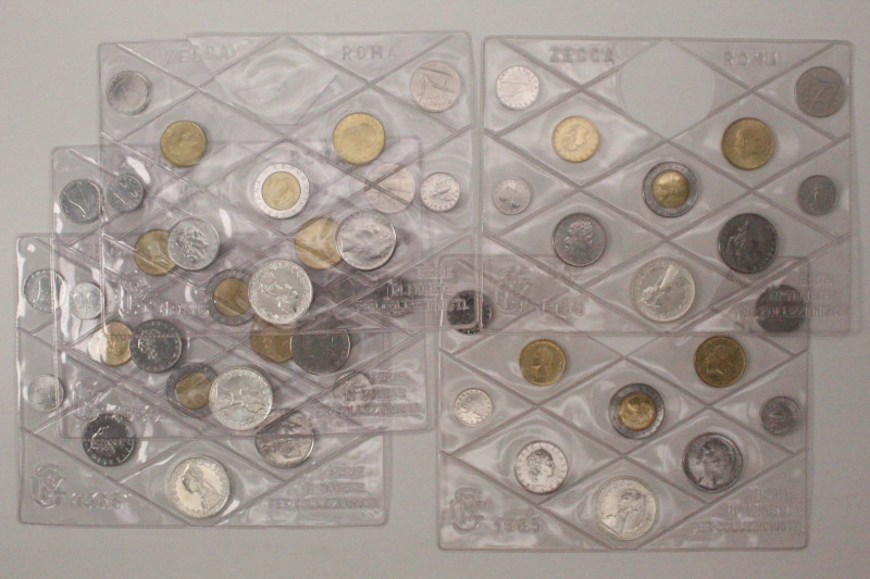 Repubblica Italiana - Lotto di 5 Set: 2 esemplari 1985, 3 esemplari 1986 - tutte...