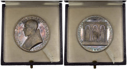 Pio XII (1939-1958) - Medaglia 1956 80° Compleanno del Pontefice - Opus: Mistruzzi - Ag - 36,36 g; Ø 44 mm - Cusumano/Modesti 242 - in cofanetto origi...