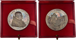 Giovanni XXIII (1958-1963) - Medaglia 1963 Premio Balzan per la pace - Opus Pietro Giampaoli - Ag - 40,62 g; Ø 44 mm - Modesti 271 - in cofanetto orig...