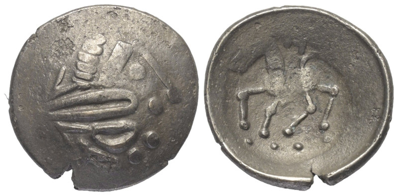 Ostkelten. Muntenien. Typ 'Sattelkopf'.

 Tetradrachme (Silber).
Vs: Stark st...