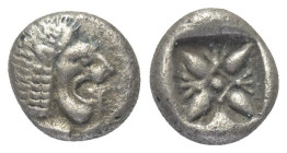 Ionien. Milet.

 Diobol (Silber). Ca. 520 - 470 v. Chr.
Vs: Löwenprotome mit zurückgewandtem Kopf und aufgerissenem Maul nach links.
Rs: Florales ...