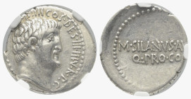 Marcus Antonius.

 Denar (Silber). 32 v. Chr. Athen.
Vs: ANTON AVG IMP III COS DES III III V R P C. Kopf des Marcus Antonius rechts; hinter dem Ohr...