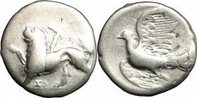 Continental Greece. Sikyonia, Sikyon. AR Hemidrachm, 330-280 BC. D/ Chimaera advancing left. R/ Dove flying left. SNG Cop. 64. AR. g. 2.60 mm. 16.00 L...