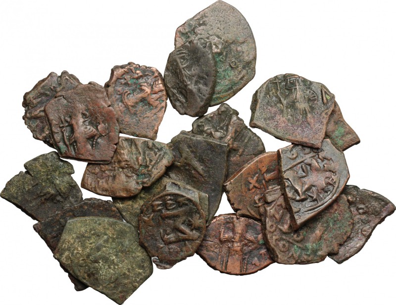 Byzantine Empire. Multiple lot of 20 unclassified AE Folles, c. 7-8th century. A...