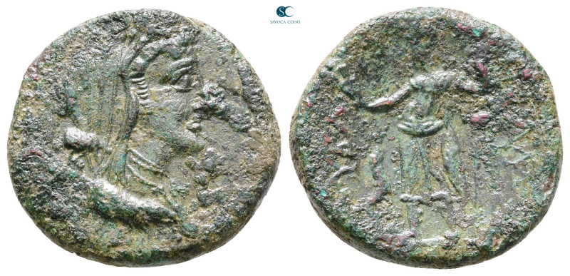 Sicily. Hybla Magna circa 220-200 BC. 
Trias Æ

20 mm, 5,16 g



Nearly V...