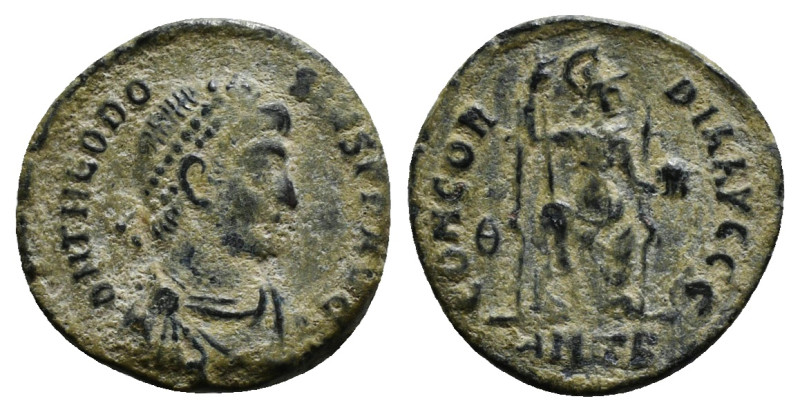 THEODOSIUS I (379-395). Ae. Constantinople.
Obv: D N THEODOSIVS P F AVG.
Diademe...