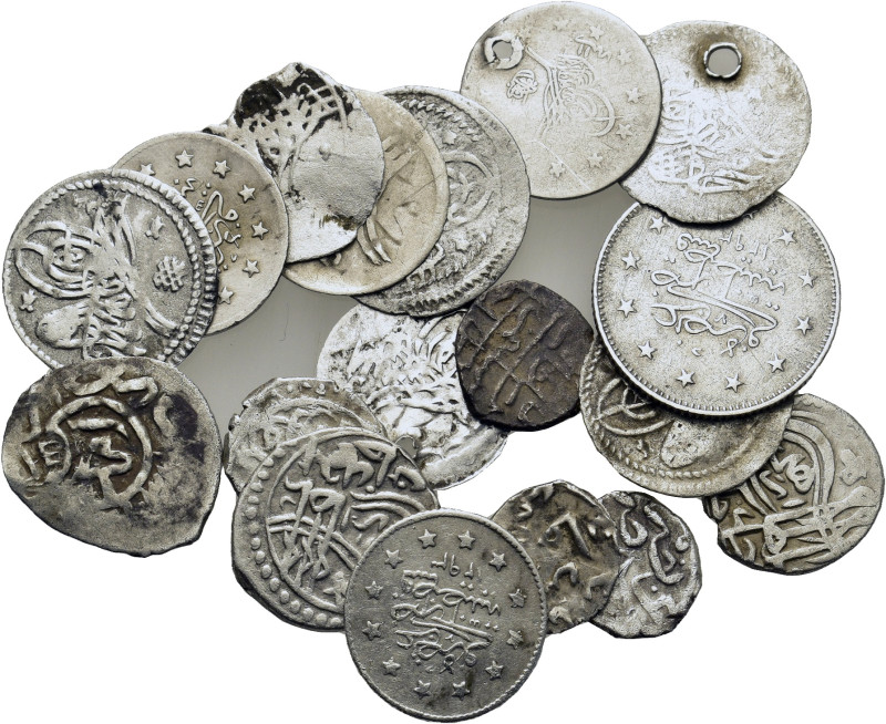 Lot of 18 Islamic AR coins, to be catalog. Lot sold as is, no return.