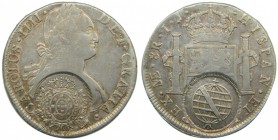 Carlos IV (1788-1808). 1799. IJ. 8 reales. Lima. (Cal.654). Ag 26,74 gr. Resello Minas gerais. 960 reis Brasil. Grado: MBC