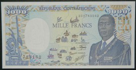 República Centroafricana. 1000 francs. 1.1.1990. (Pick 16). 1000 francos. Dobleces en esquina.  Grado: EBC+