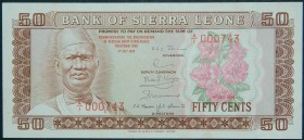 Sierra Leona. 50 cents. 1.7.1980. (Pick 9). Número de serie bajo.  Grado: EBC