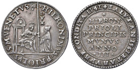 VENEZIA Gerolamo Priuli (1559-1567) Osella An. III 1561 - Pao. 42 AG (g. 9,69) RR Di ottima qualità, il miglior esemplare di questo millesimo tra quel...