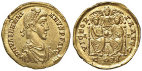 Valentiniano II (375-392) Solido (Lugdunum) - Busto diademato a d. - R/ Due imperatori seduti in trono di fronte, dietro, la Vittoria - RIC 38a AU (g ...