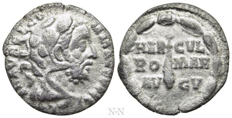 COMMODUS (177-192). Denarius. Rome. 

Obv: L AEL AVREL COMM AVG P FEL. 
Head ...