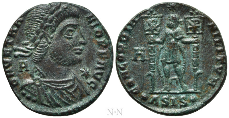 VETRANIO (350). Ae. Siscia. 

Obv: D N VETRANIO P F AVG. 
Laureate, draped an...