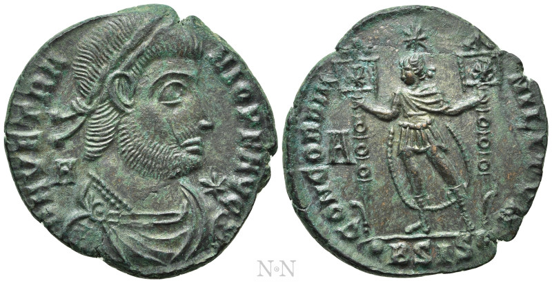 VETRANIO (350). Ae. Siscia. 

Obv: D N VETRANIO P F AVG. 
Laureate, draped an...