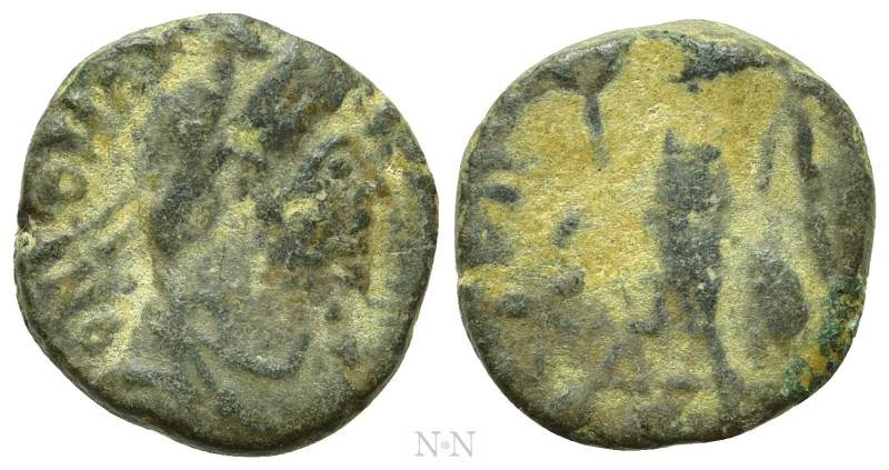 JOHANNES (Usurper, 423-425). Ae Nummus. Rome. 

Obv: D N IOHANNES P F AVG. 
D...