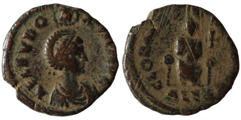 Aelia Eudoxia. (401-403 AD). Follis. Alexandria. Obv: AEL EVDOXIA AVG. Pearl-dia...