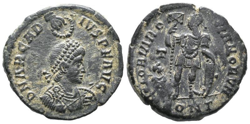 Arcadius (383-408). Æ (22mm, 5.51g). Constantinople, 383-8. Pearl-diademed, drap...