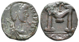 Anastasius I (491-518). Æ 40 Nummi - Small module (17mm, 4.29g). Constantinople, 498-518. Diademed, draped and cuirassed bust r. R/ Large M; cross abo...