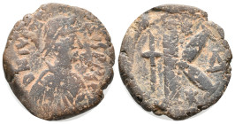 Justin I (518-527). Æ 20 Nummi (23mm, 7.86g). Constantinople. Diademed, draped and cuirassed bust r. R/ Large K; long cross to l., star above and belo...