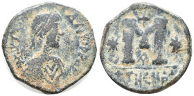 Justinian I (527-565). Æ 40 Nummi (27mm, 14.12g). Theoupolis (Antioch), 533-537. Diademed, draped and cuirassed bust r. R/ Large M; cross above, stars...