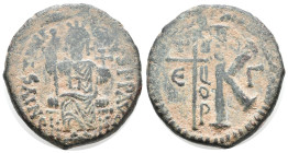 Justinian I (527-565). Æ 20 Nummi (25mm, 8.41g). Theoupolis (Antioch), 531/2-536/7. Justinian enthroned facing, holding sceptre and globus cruciger. R...