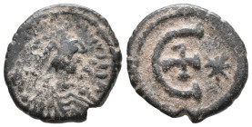 Justinian I (527-565). Æ 5 Nummi (14mm, 2.20g). Theoupolis (Antioch), c. 551-560. Diademed, draped and cuirassed bust r. R/ Large Є with central cross...