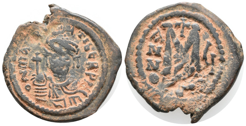 Maurice Tiberius (582-602). Æ 40 Nummi (27mm, 5.26g). Constantinople, year 6. He...