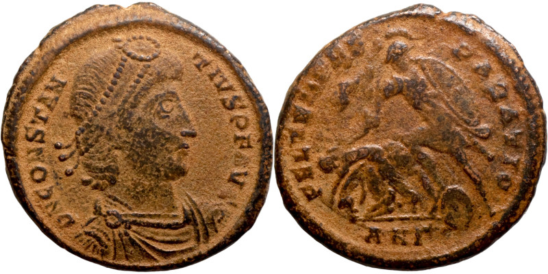 Constantinus II. (351-354 AD). Follis.Obv: D N CONSTANTIVS P F AVG. diademed bus...