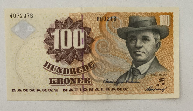 Denmark, 100 Kroner, 2000, UNC, p56

Light handling

Estimate: USD 60-120