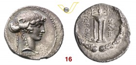 MANLIA - L. Manlius Torquatus (65 a.C.) Denario. D/ Testa della Sibilla a d. R/ Tripode entro corona. B. 12 Syd. 835 Cr. 411/1b A.V. 382 Ag g 3,46 Rar...
