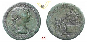 TRAIANO (98-117) Sesterzio. D/ Busto laureato e drappeggiato R/ Traiano seduto su palco, accompagnato da un prefetto e da un soldato. Ai piedi del pal...