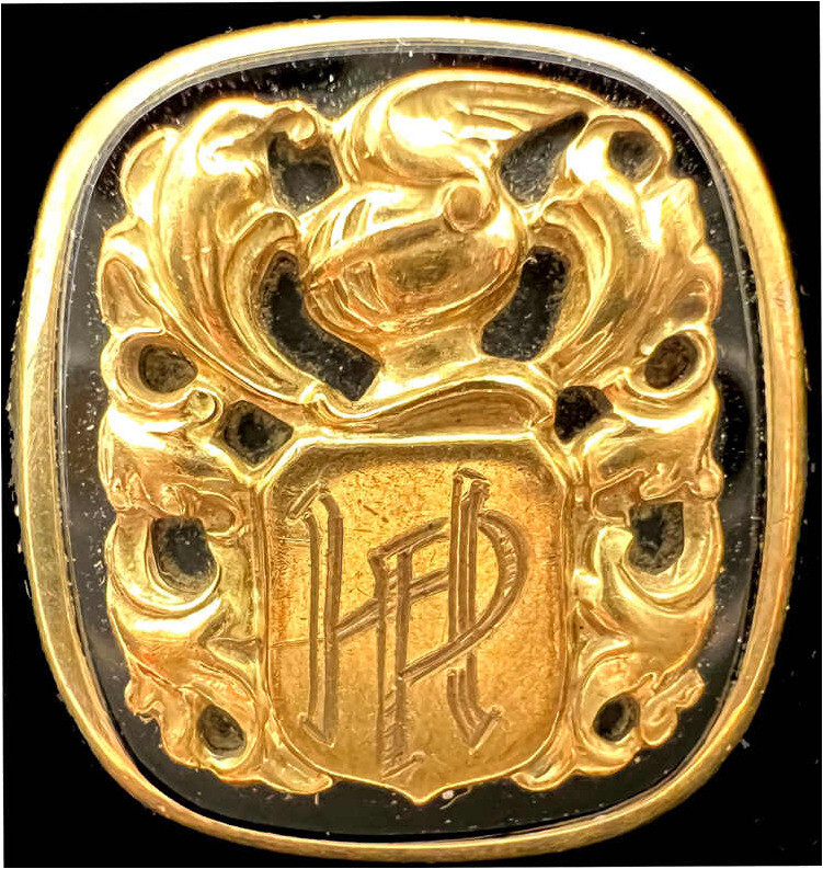 Herrenring Gelbgold 333/1000 mit Onyxplatte und behelmtem Wappen "HP". Ringgröße...