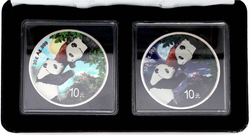 Panda-Satz Night & Day 2023. 2 X 10 Yuan. Je 30 Gramm Feinsilber mit Farbapplika...