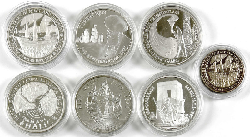 7 moderne, meist Silber-Münzen in PP: 5000 Lira 1985 500 Jahre Marine (Auflage 1...